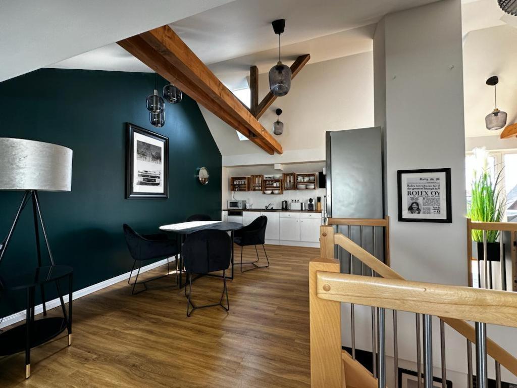Nr 14 - Hochwertiges 3 Maisonette Mit Grosszugigen Wohnbereich Und Balkon Apartment Leipzig